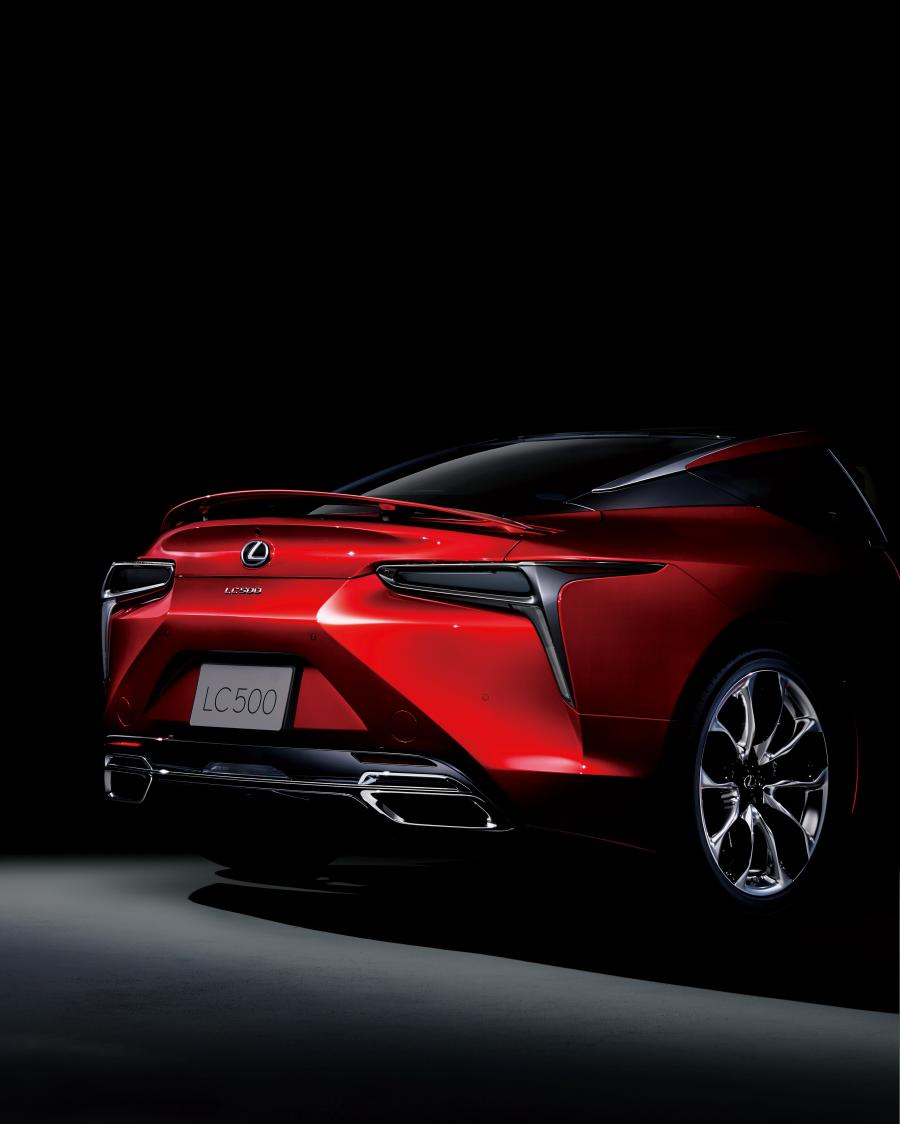 Детали экстерьера Lexus LC500 2017 года  (JP) (фото 12 из 40)